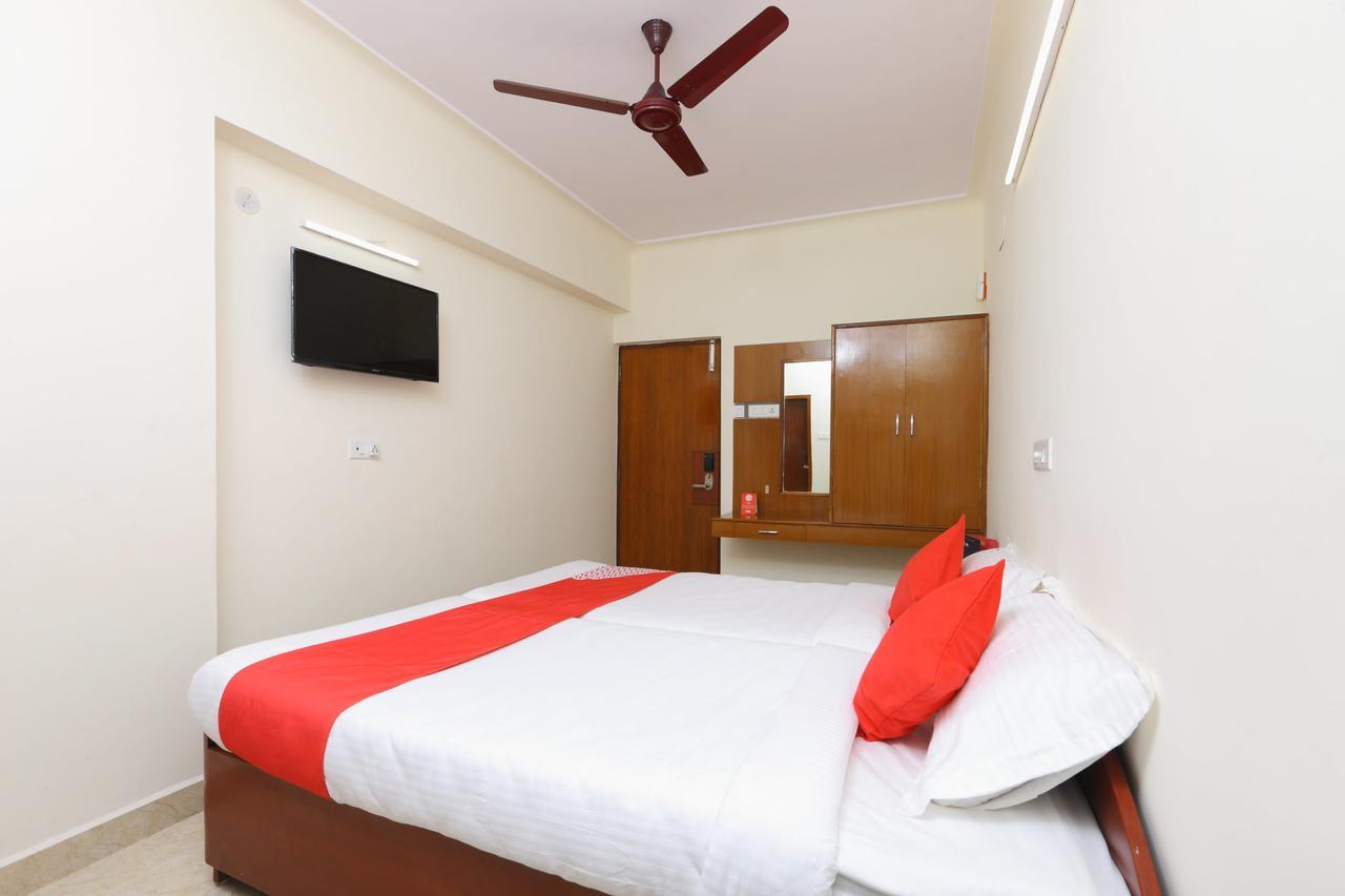 Oyo 11433 Kishore Inn Chennai Exterior foto